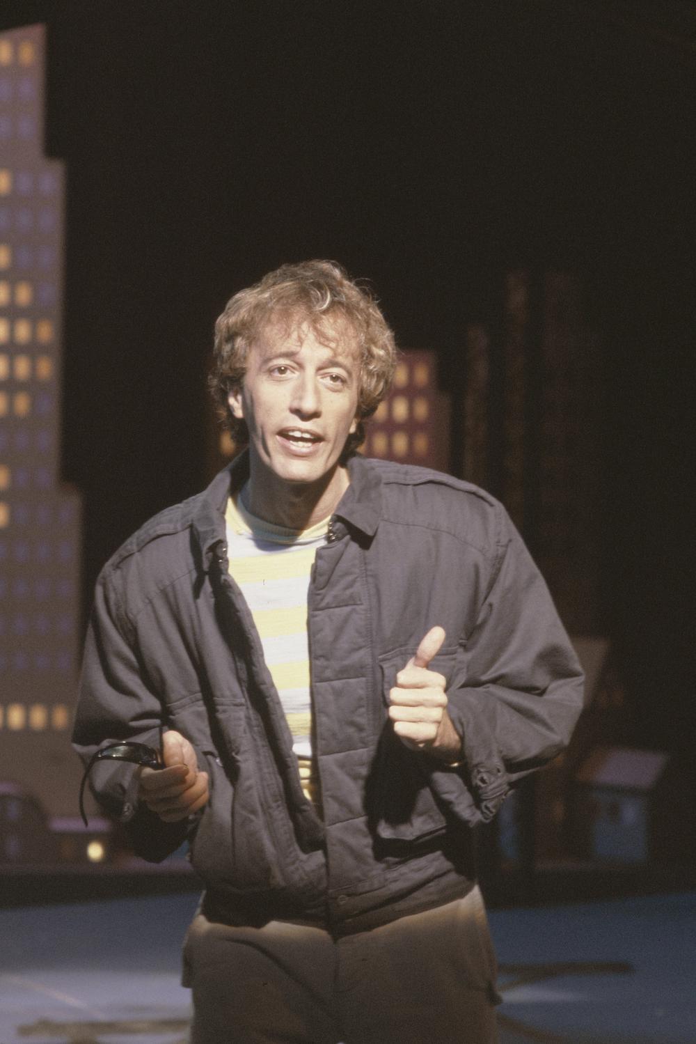 AVRO TOPPOP - Robin Gibb