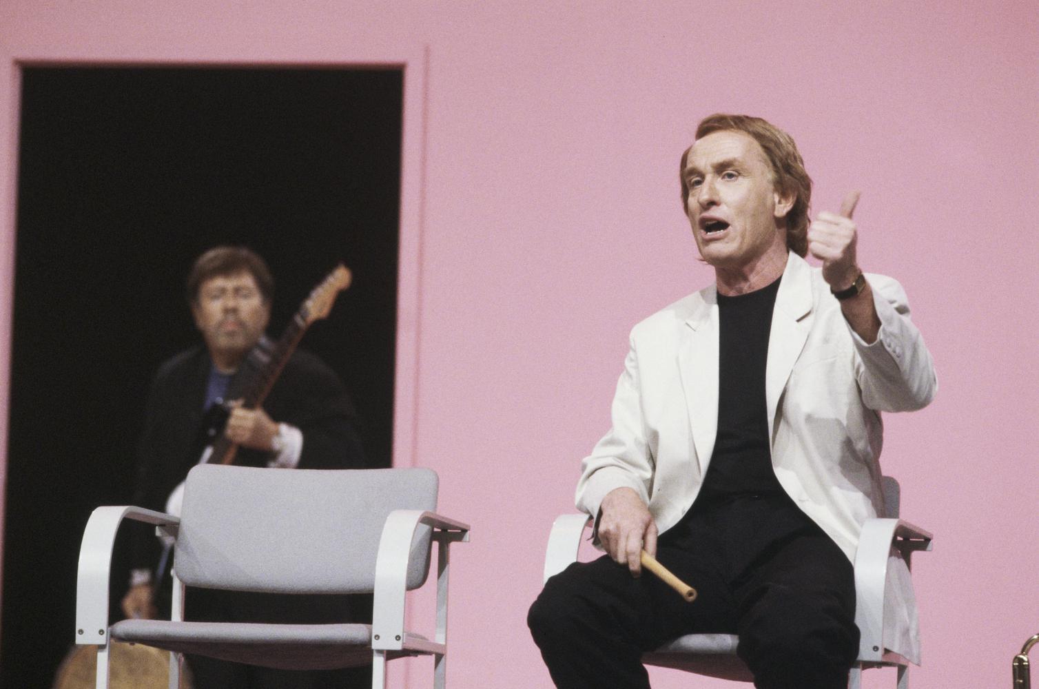 HARTENGALA - Simon van Collem; Fred Oster; Paul Simon; Chevy Chase
