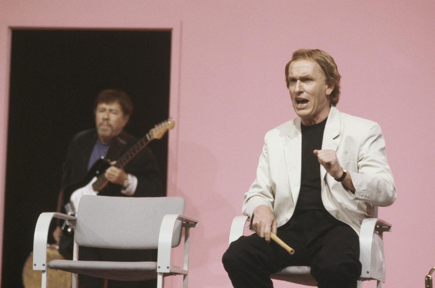 HARTENGALA - Simon van Collem; Fred Oster; Paul Simon; Chevy Chase