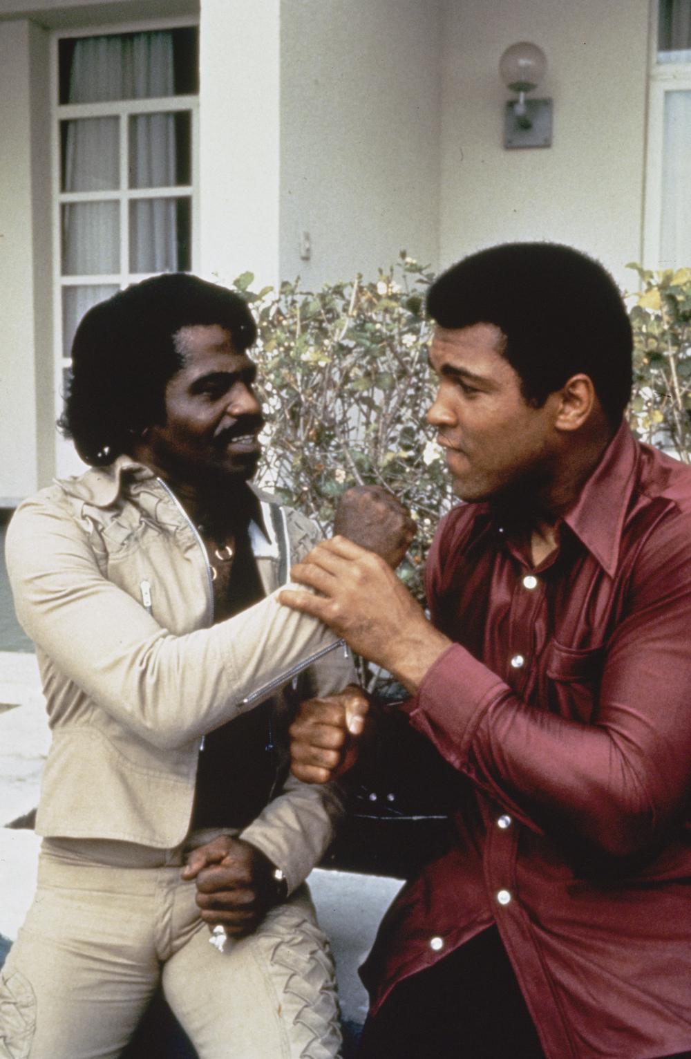 WHEN WE WERE KINGS - Muhammed Ali; James Brown